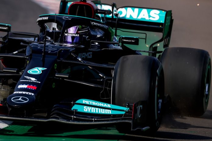 Lewis Hamilton Mercedes (2)