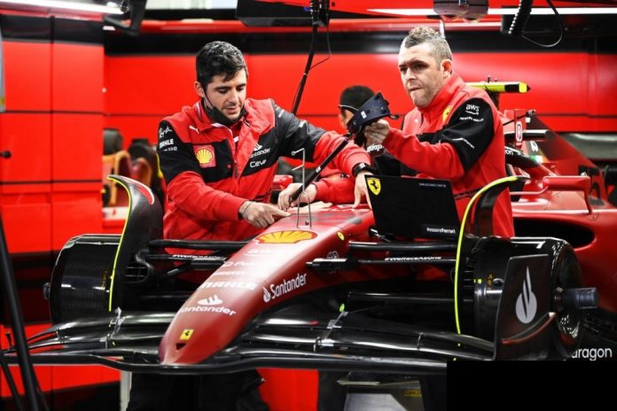 Ferrari mechanics